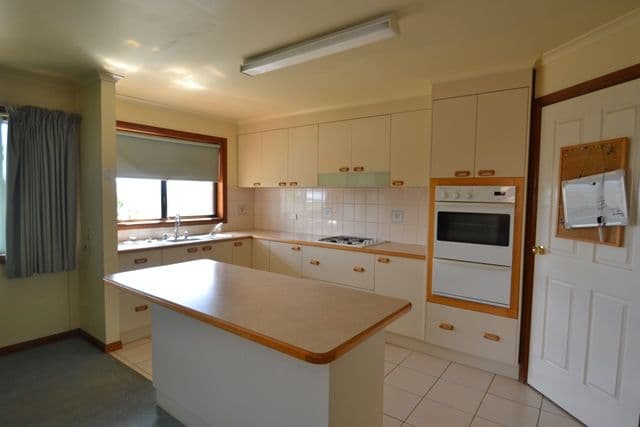 32 Monash Drive, Seymour VIC 3660, Seymour - Thumbnail 3