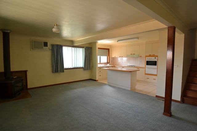 32 Monash Drive, Seymour VIC 3660, Seymour - Thumbnail 4