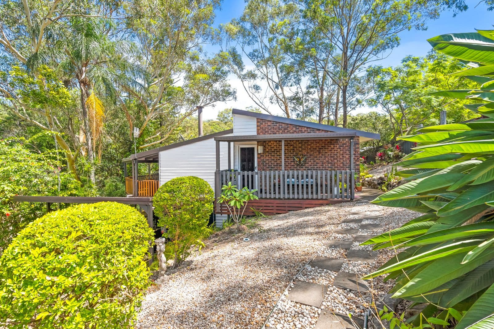 17 Aethalia Street, Currumbin Waters QLD 4223, Currumbin Waters - Thumbnail 3