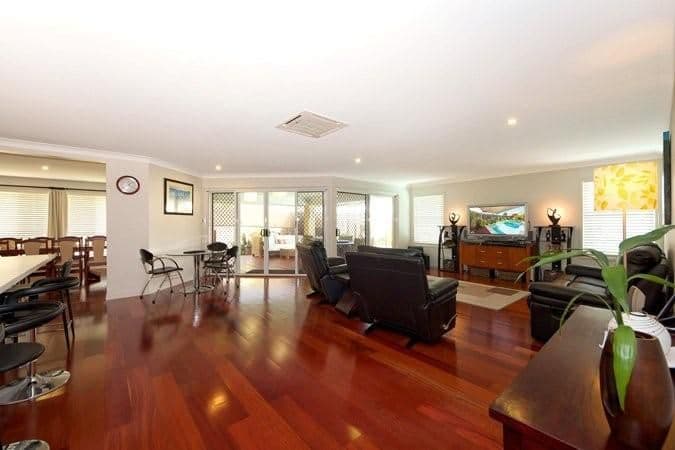 1 Dory Court, SANDSTONE POINT QLD 4511, Sandstone Point - Thumbnail 4