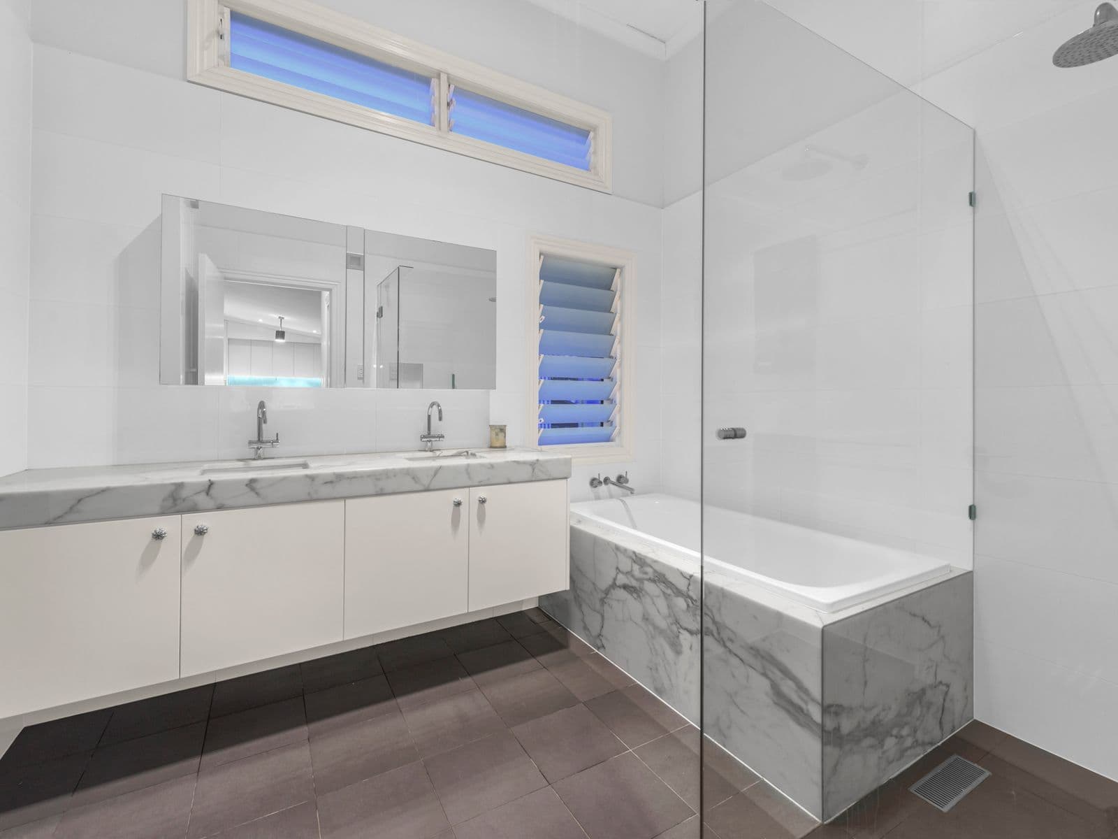 32 Roseby Avenue, Clayfield QLD 4011, Clayfield - Thumbnail 7