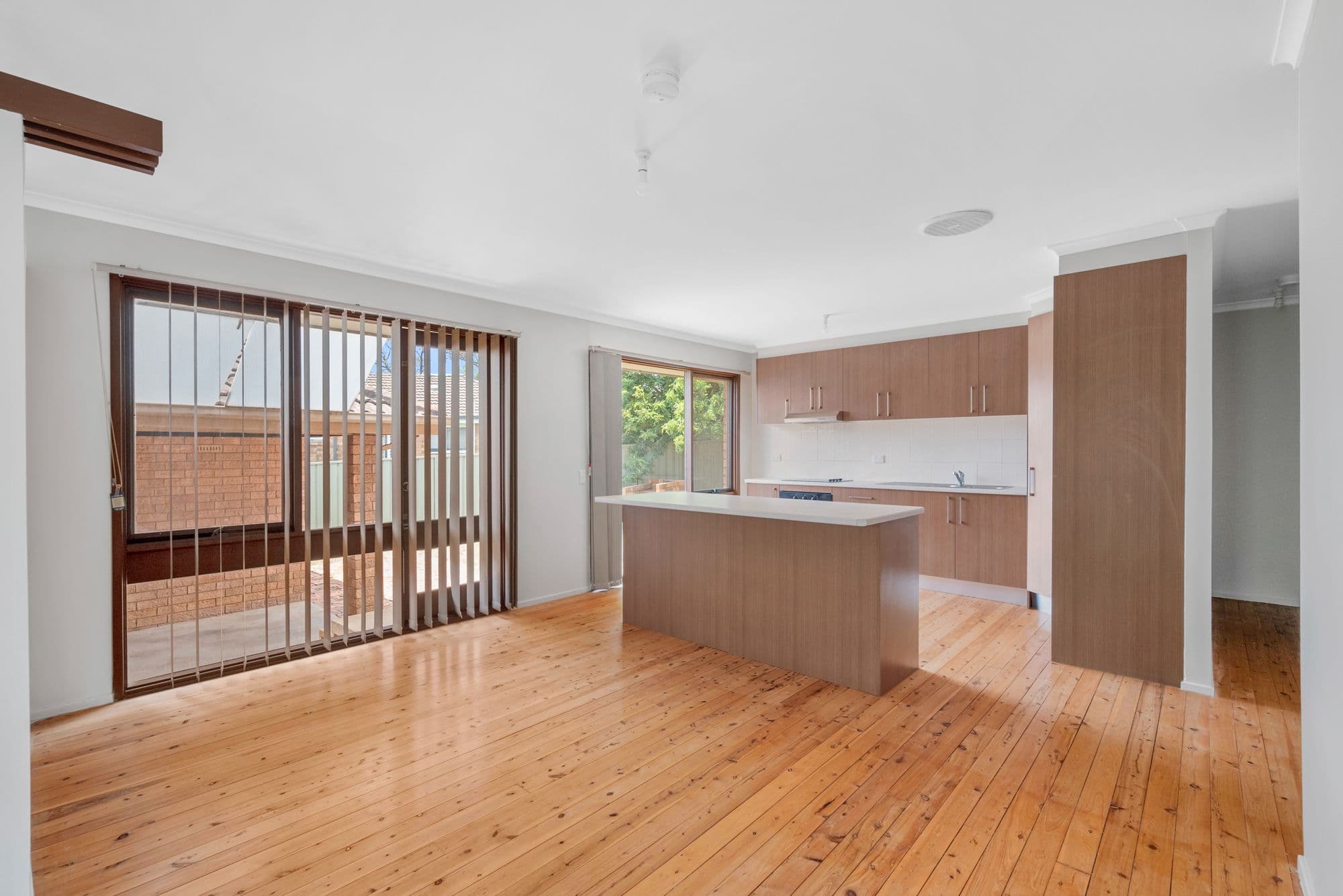 16 Georgiana Crescent, AMBARVALE NSW 2560, Ambarvale - Thumbnail 3
