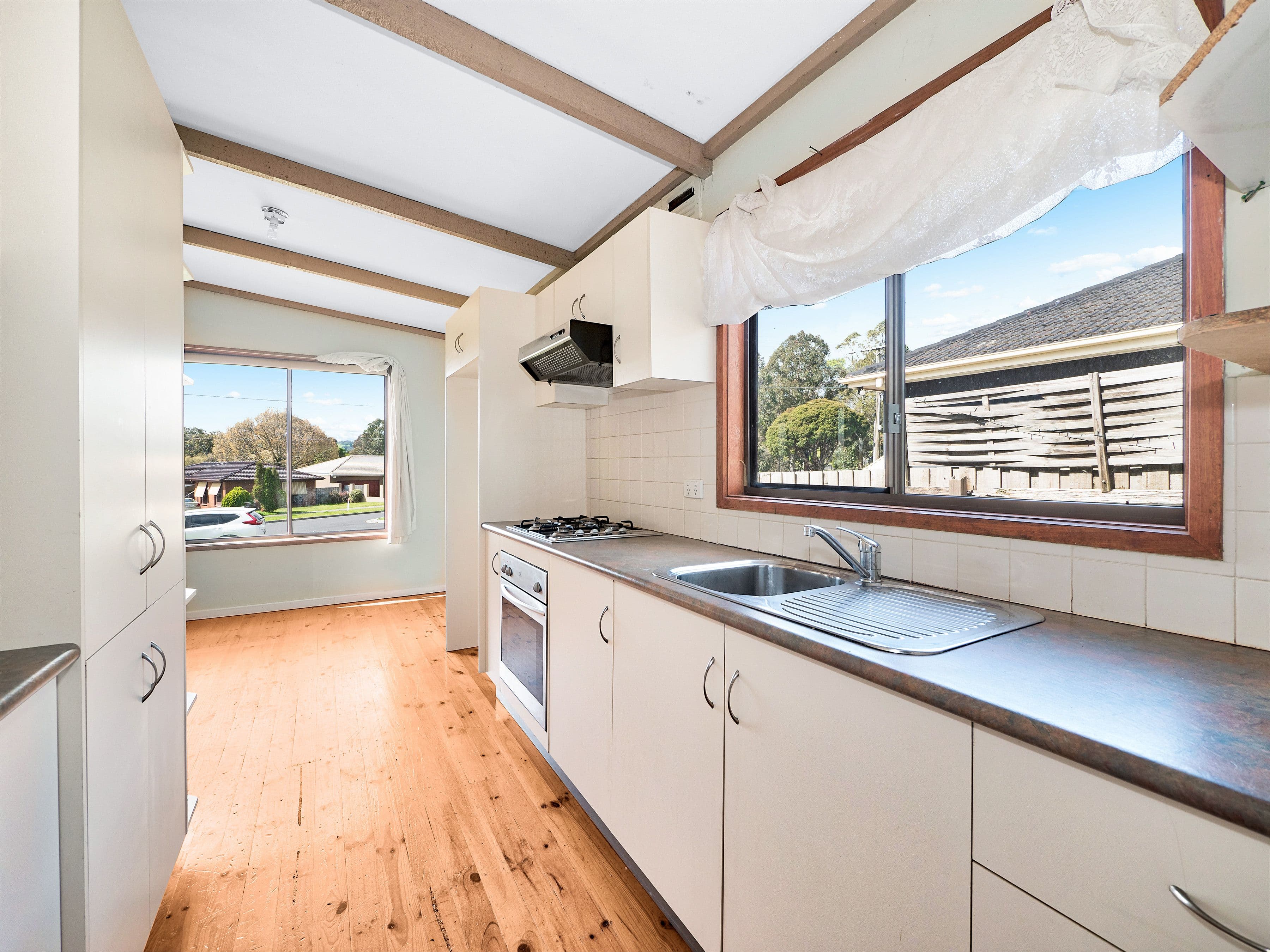 8 Sweeney Drive, Narre Warren VIC 3805, Narre Warren - Thumbnail 4