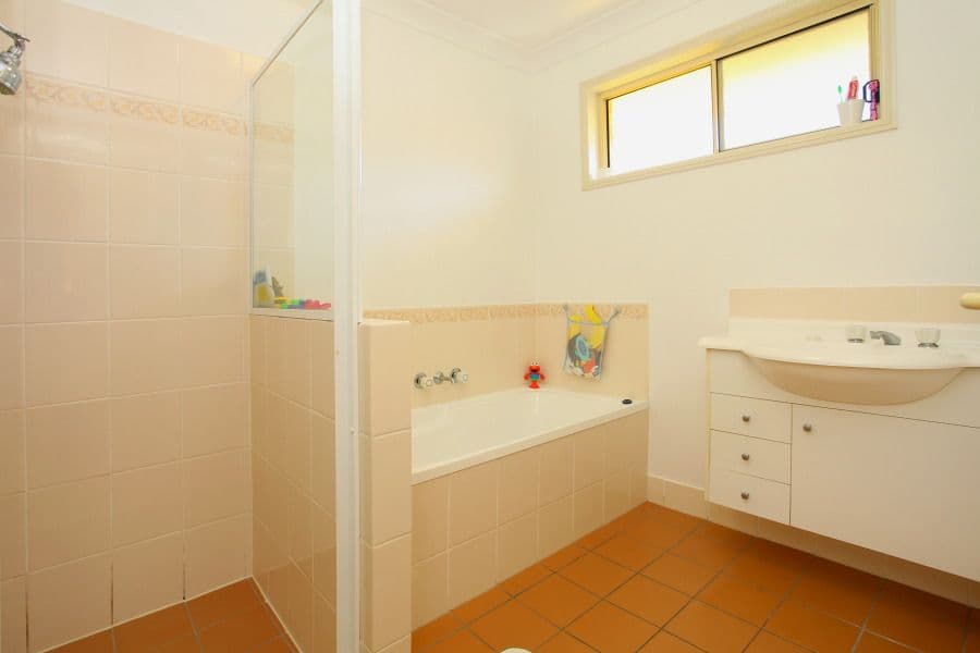 12 Griffon Street, MERRIMAC QLD 4226, Merrimac - Thumbnail 8