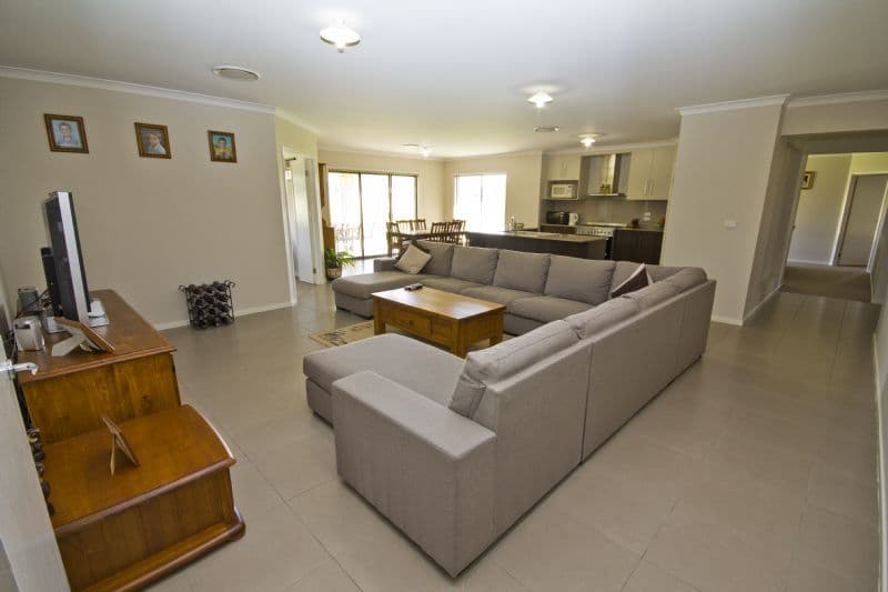 4  Zappacosta Crescent, YOOGALI NSW 2680, Yoogali - Thumbnail 2