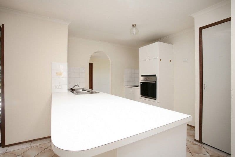130 Olsen Avenue, ARUNDEL QLD 4214, Arundel - Thumbnail 6
