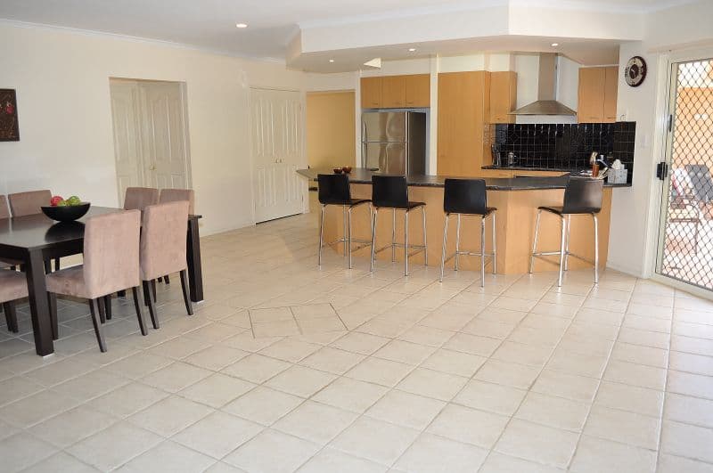3 Blackfen Court, ARUNDEL QLD 4214, Arundel - Thumbnail 6