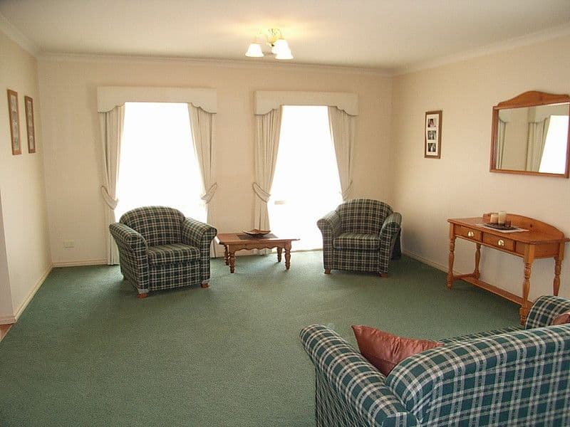 8 Victoria Place, ECHUCA VIC 3564, Echuca - Thumbnail 3