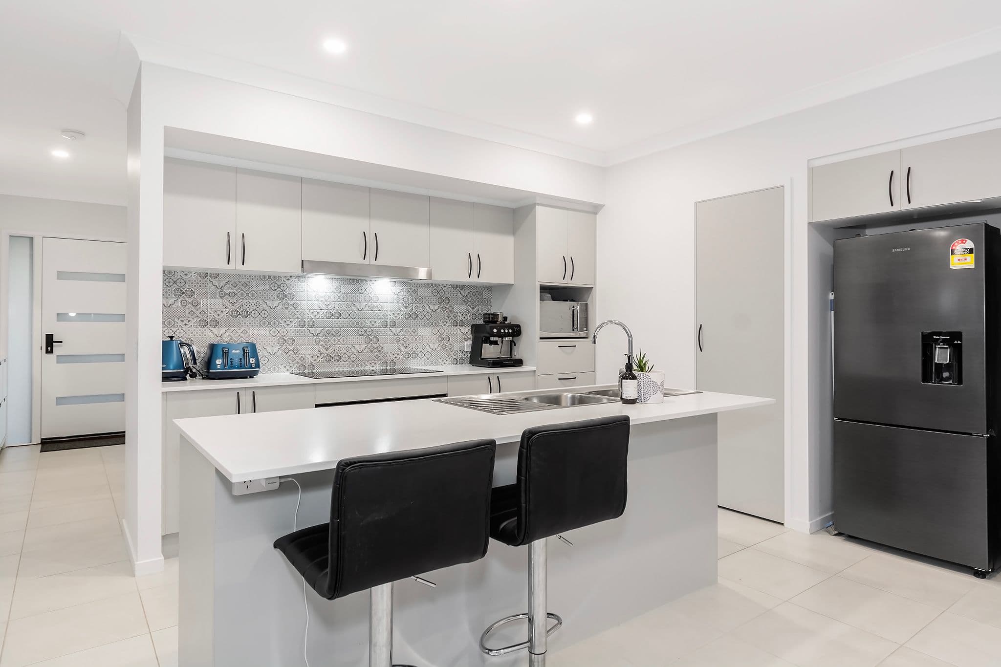 52 Goshawk Court, Bahrs Scrub QLD 4207, Bahrs Scrub - Thumbnail 2