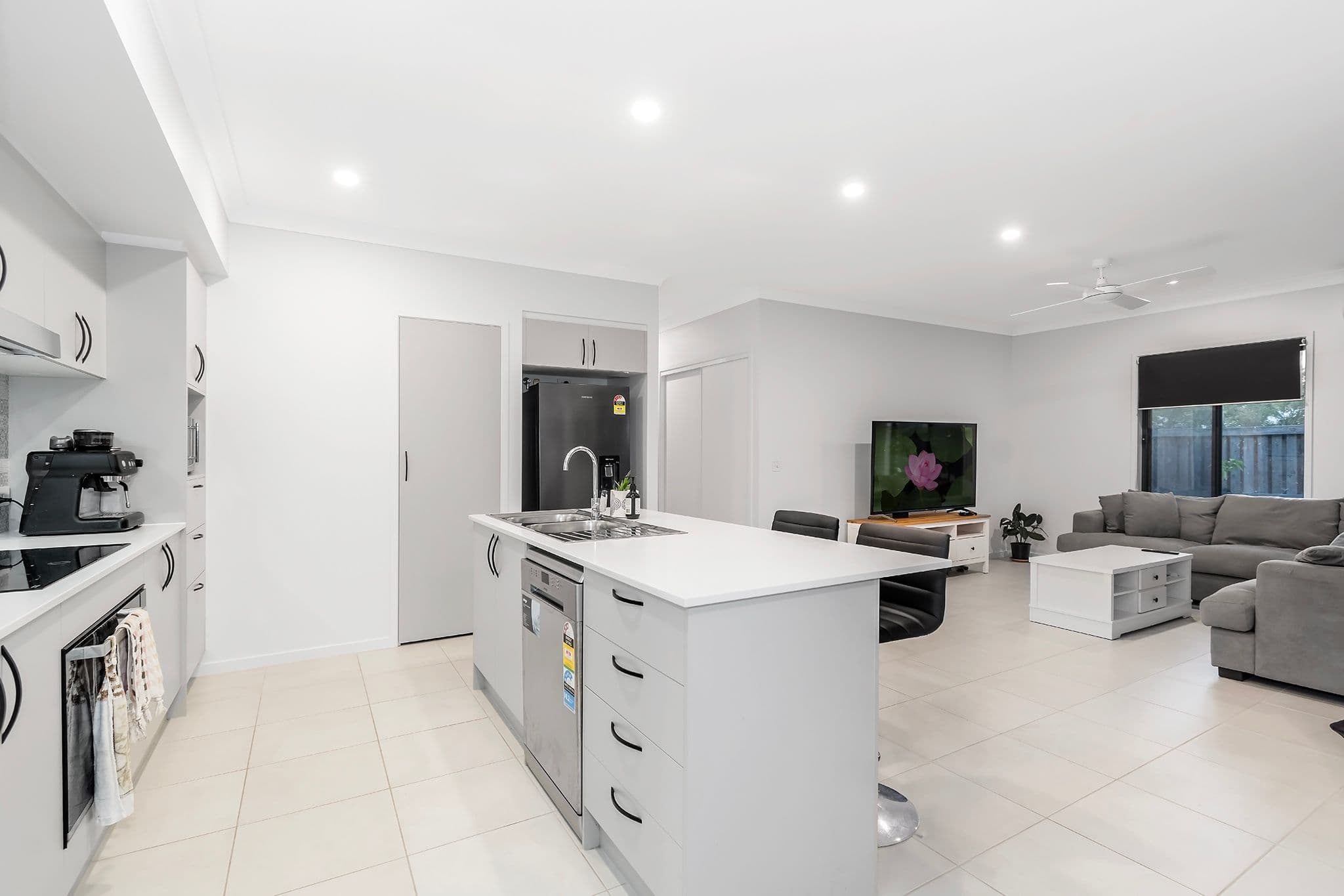 52 Goshawk Court, Bahrs Scrub QLD 4207, Bahrs Scrub - Thumbnail 6