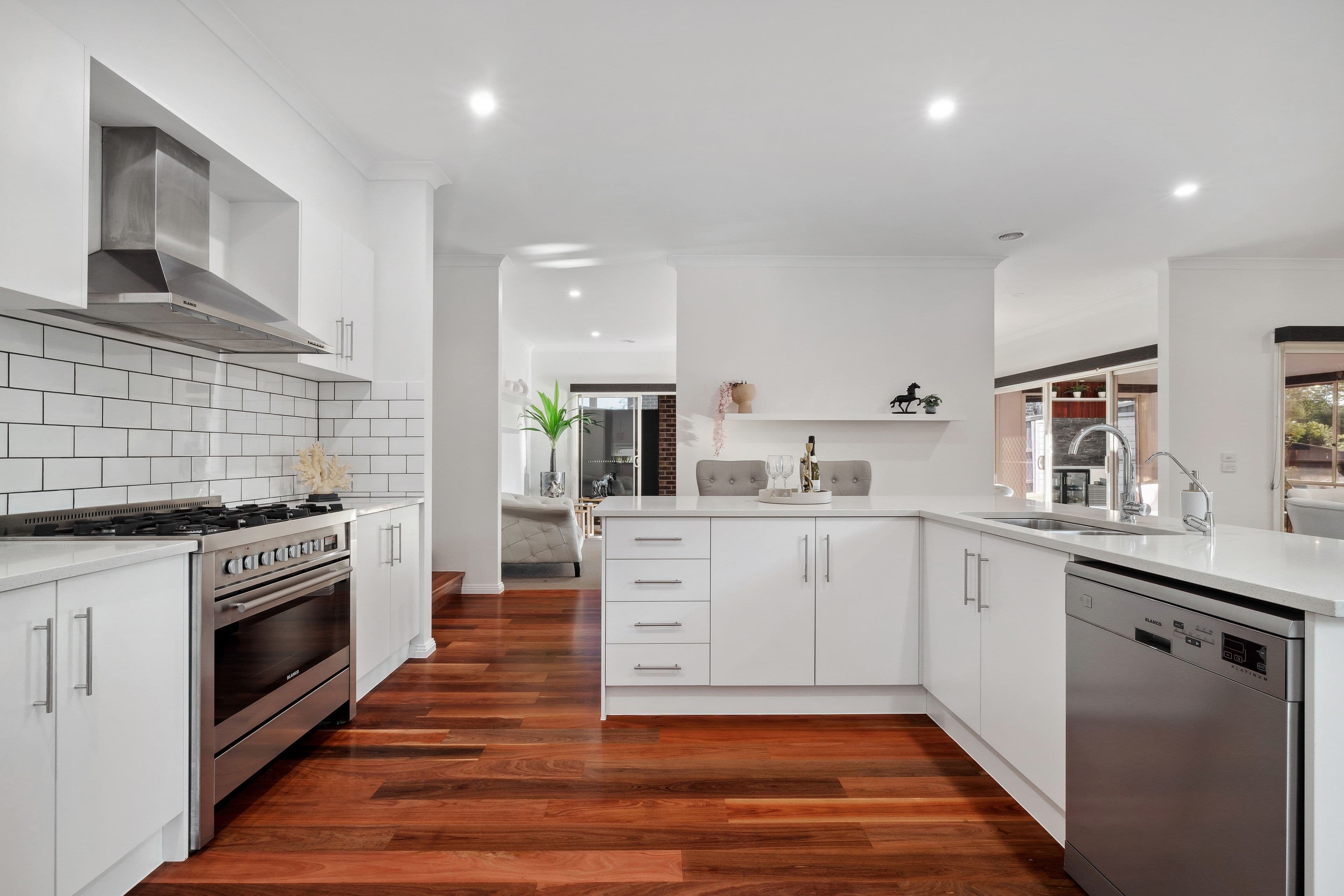 23 Tiverton Circuit, Mooroolbark VIC 3138, Mooroolbark - Thumbnail 6