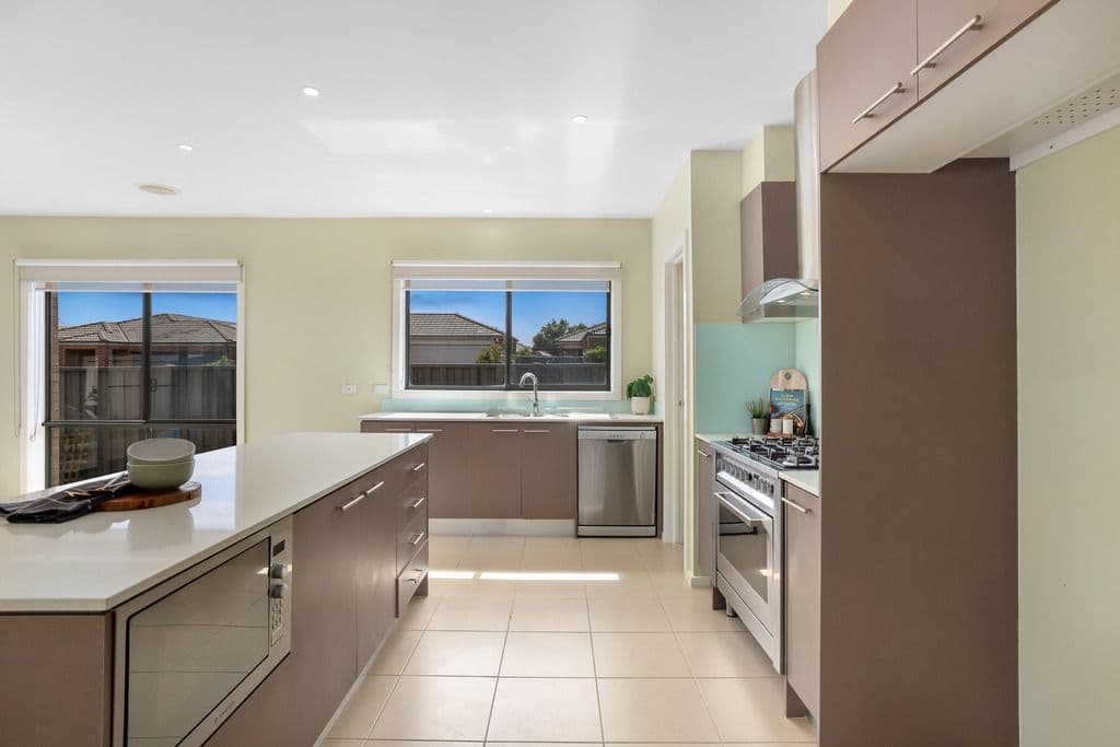 21 Murrumbidgee Street, MANOR LAKES VIC 3024, Manor Lakes - Thumbnail 5