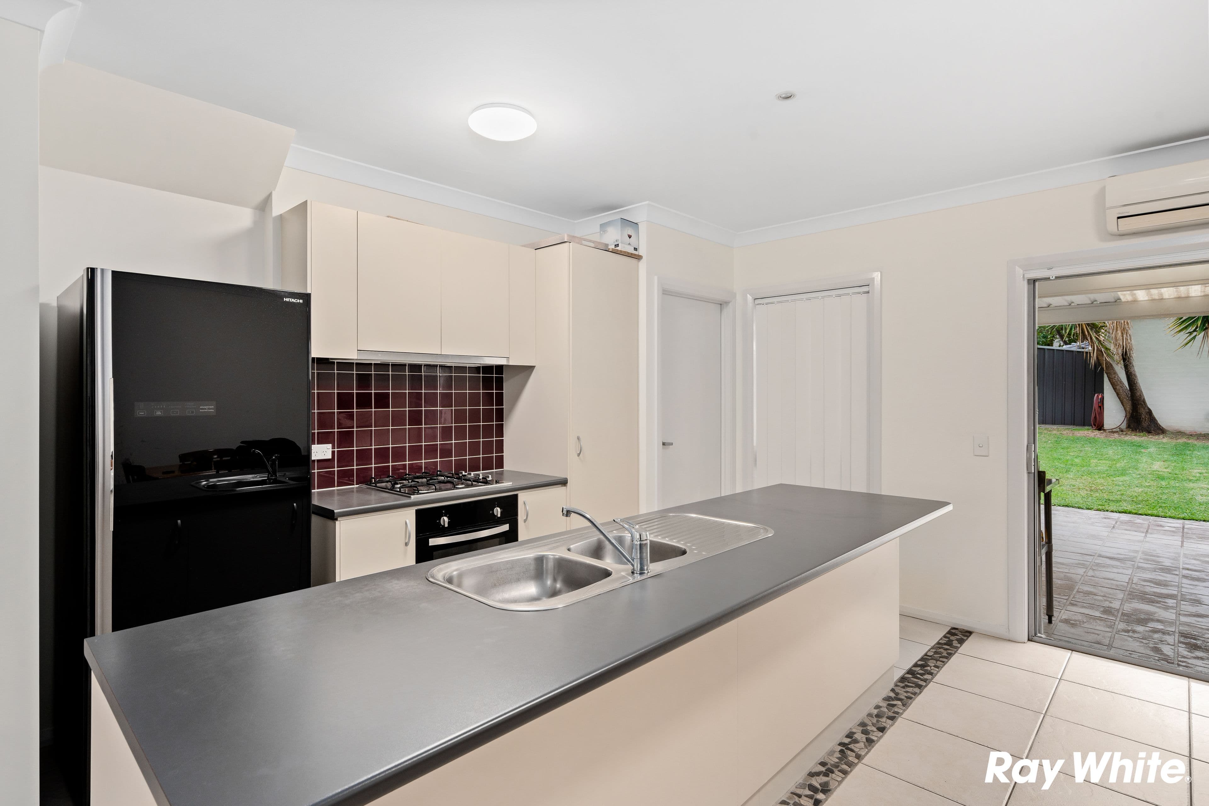 84 Stanhope Parkway, Stanhope Gardens NSW 2768, Stanhope Gardens - Thumbnail 4