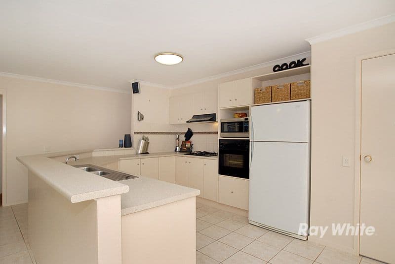 14 Tudor Court, NARRE WARREN NORTH VIC 3804, Narre Warren - Thumbnail 3