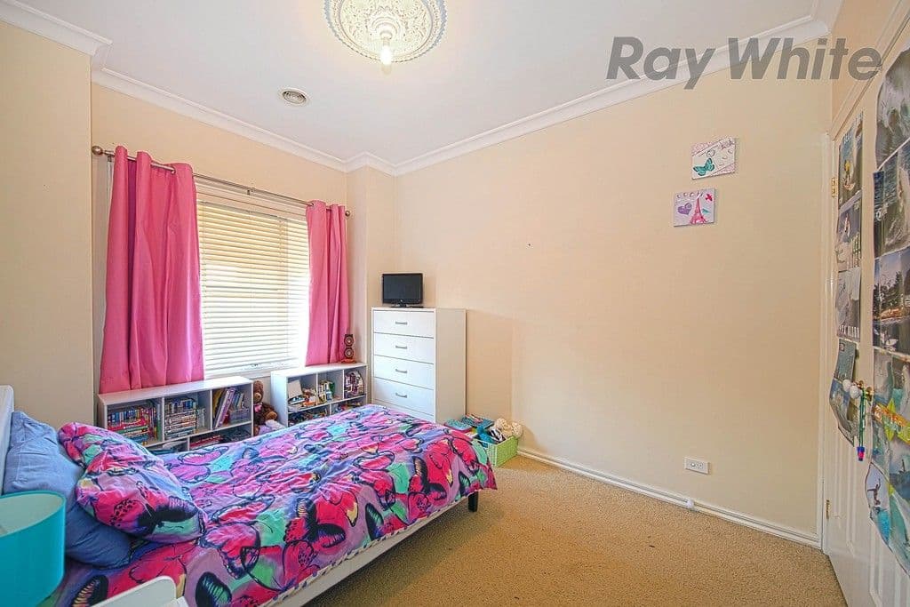23 Dolphin Crescent, Point Cook VIC 3030, Point Cook - Thumbnail 2