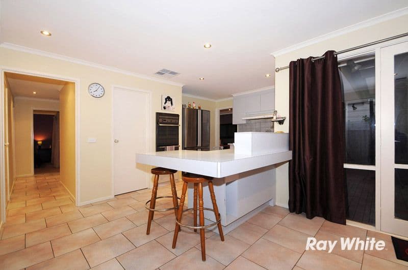 6 Landstead Court, CARRUM DOWNS VIC 3201, Carrum Downs - Thumbnail 4