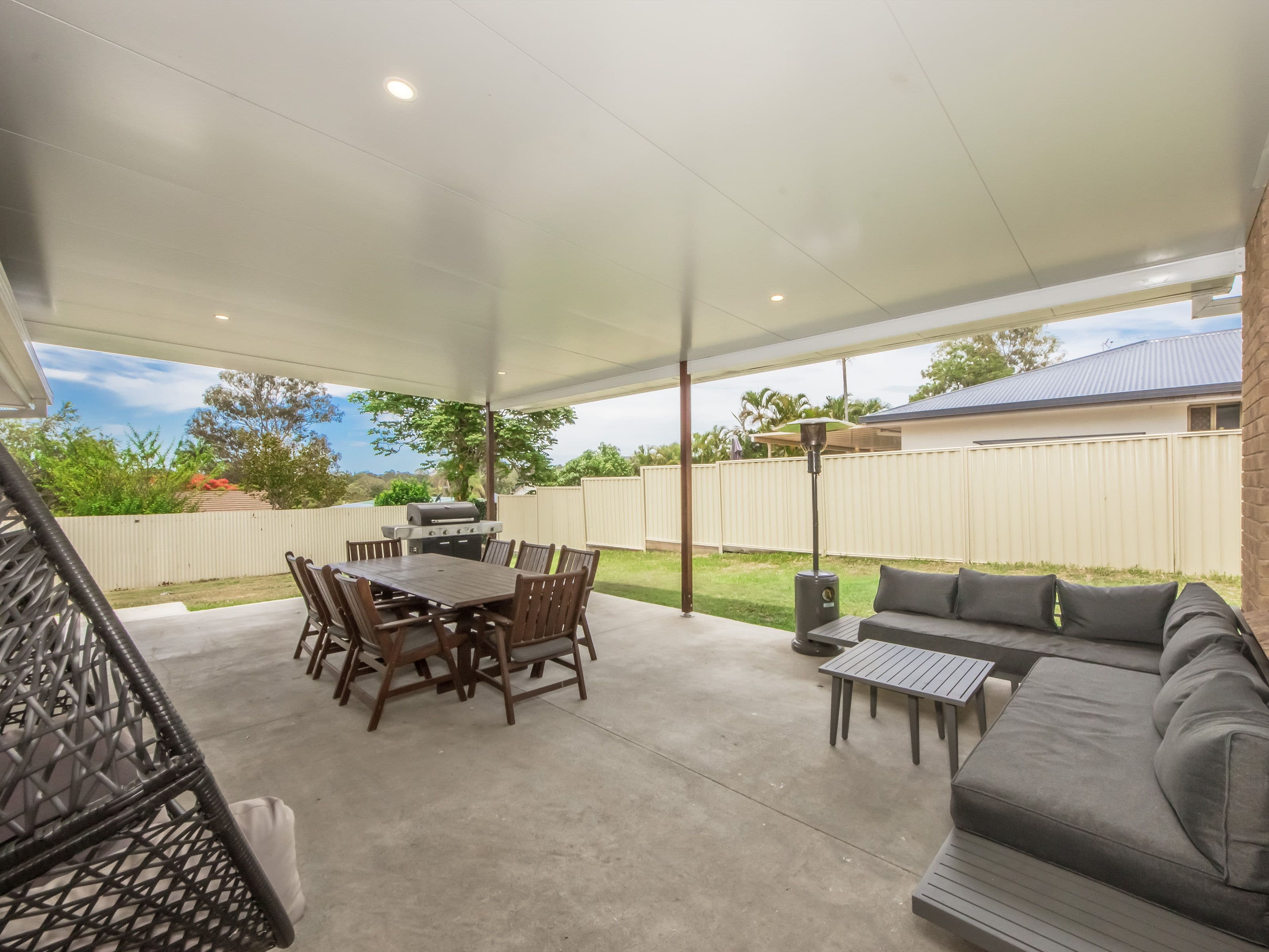 15 Barradine Crescent, Helensvale QLD 4212, Helensvale - Thumbnail 2