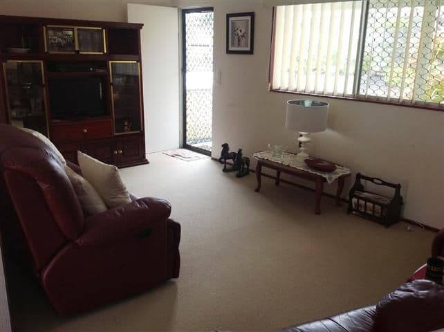 32 Penda Avenue, NEW AUCKLAND QLD 4680, New Auckland - Thumbnail 3