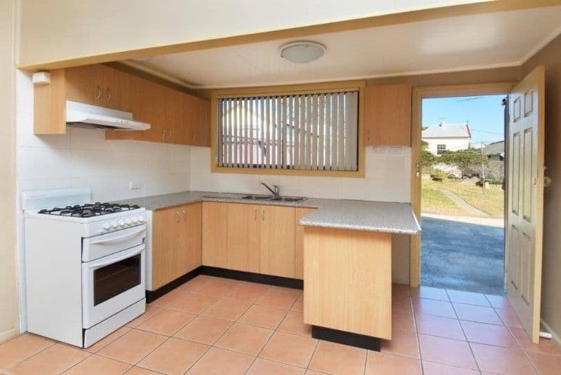 10 Southerly Street, Mermaid Waters, QLD, 4218, Mermaid Waters - Thumbnail 2