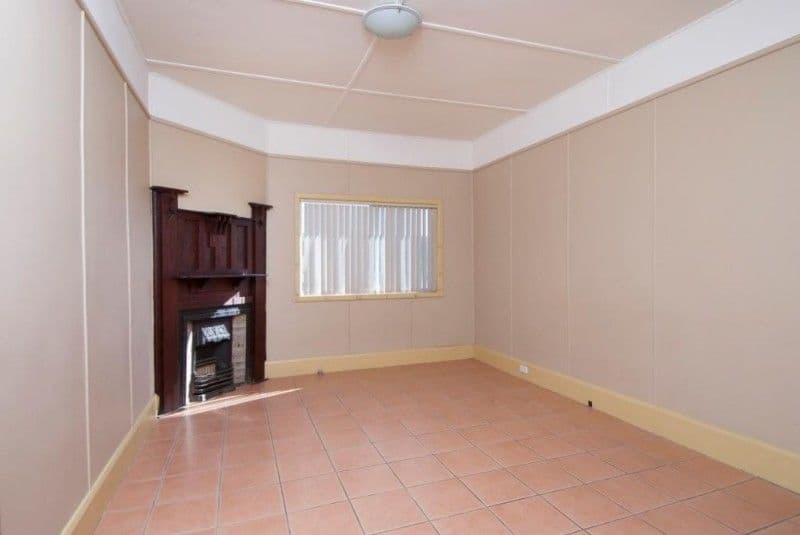 10 Southerly Street, Mermaid Waters, QLD, 4218, Mermaid Waters - Thumbnail 4