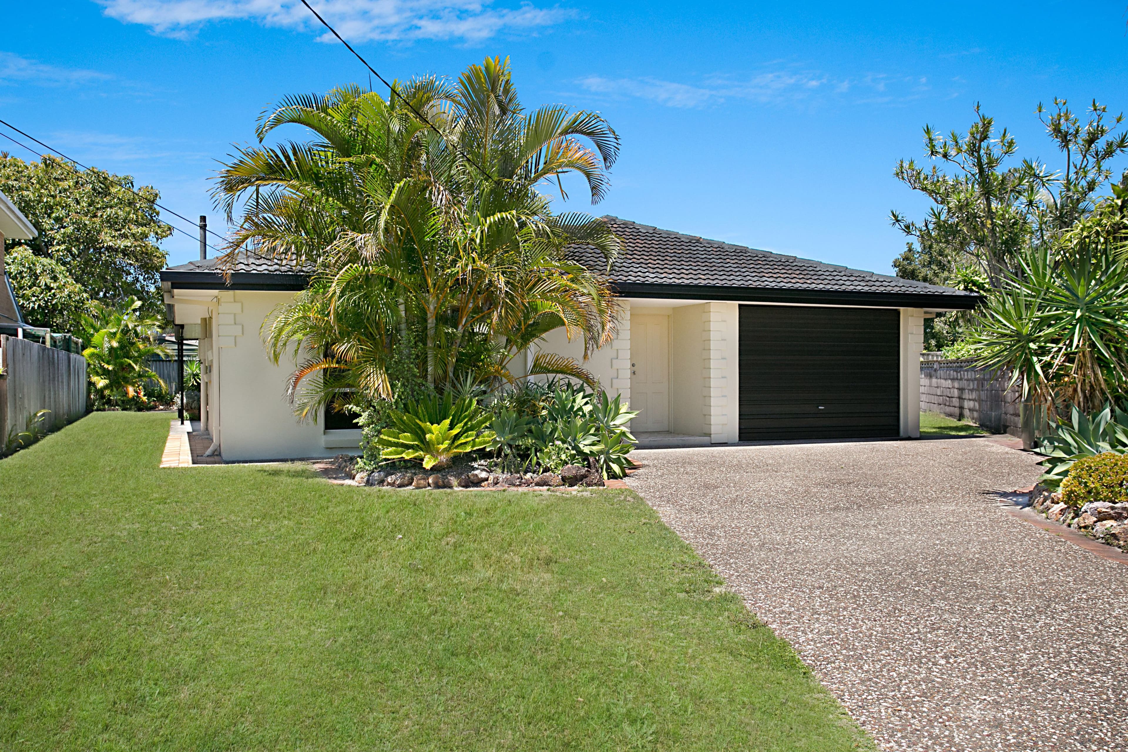 11 Chianti Avenue, Mermaid Waters QLD 4218, Mermaid Waters - Thumbnail 3