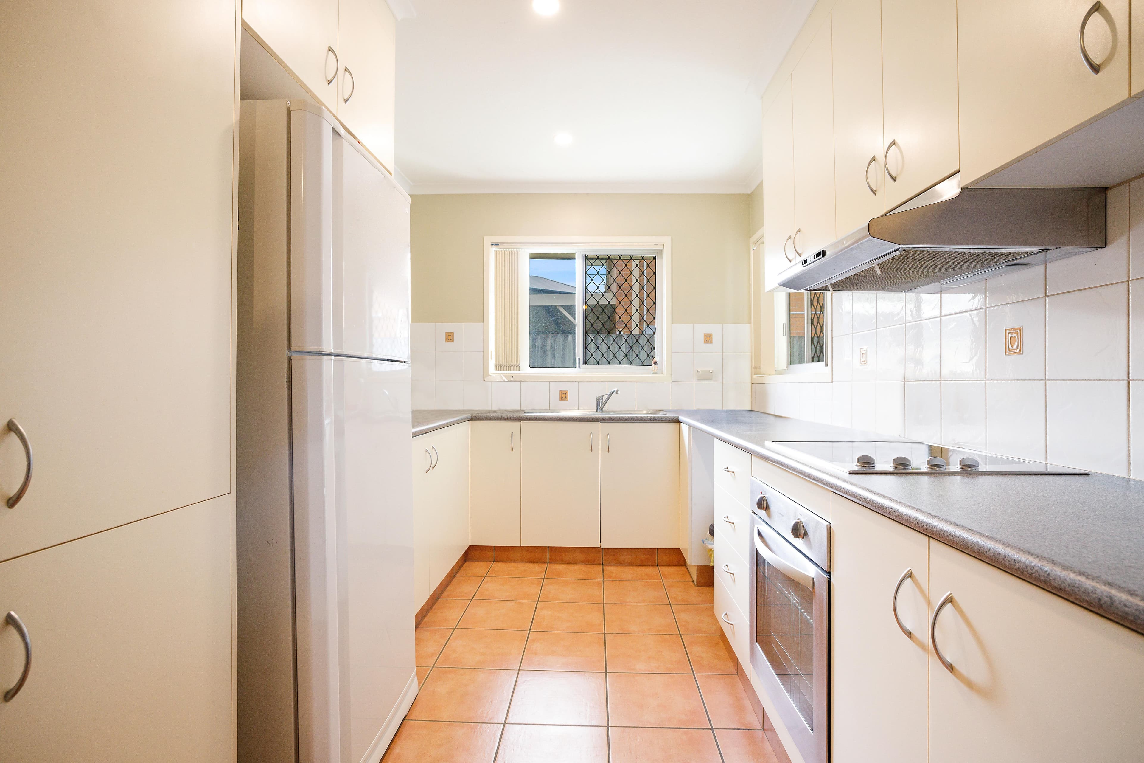 11 Chianti Avenue, Mermaid Waters QLD 4218, Mermaid Waters - Thumbnail 5