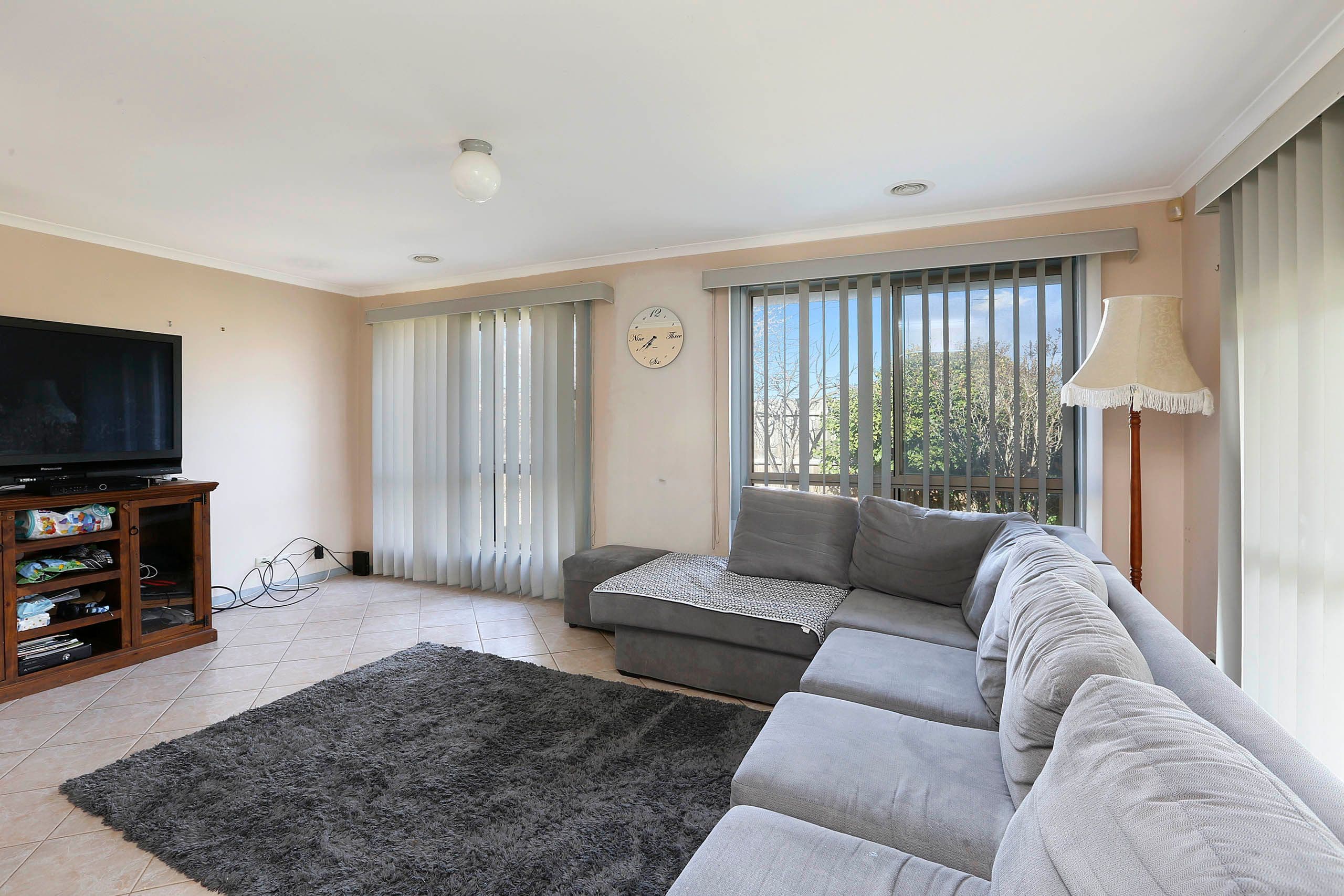 16 Riesling Court, Corio VIC 3214, Corio - Thumbnail 2