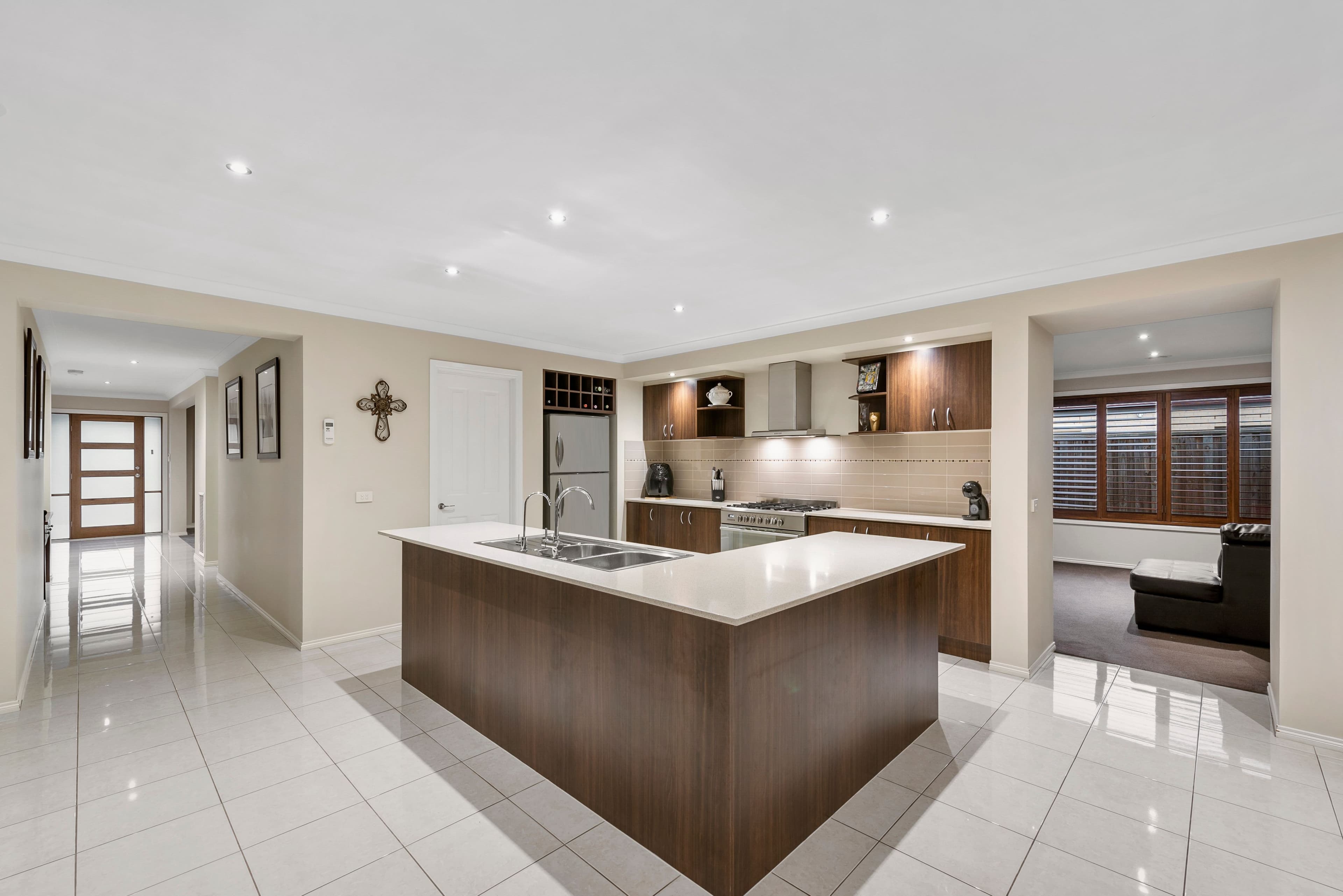 6 Wakefield Road, Taylors Hill VIC 3037, Taylors Hill - Thumbnail 4
