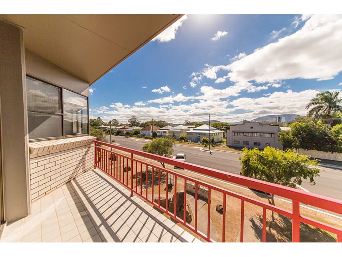 ROCKHAMPTON CITY QLD, Rockhampton City - Image 1