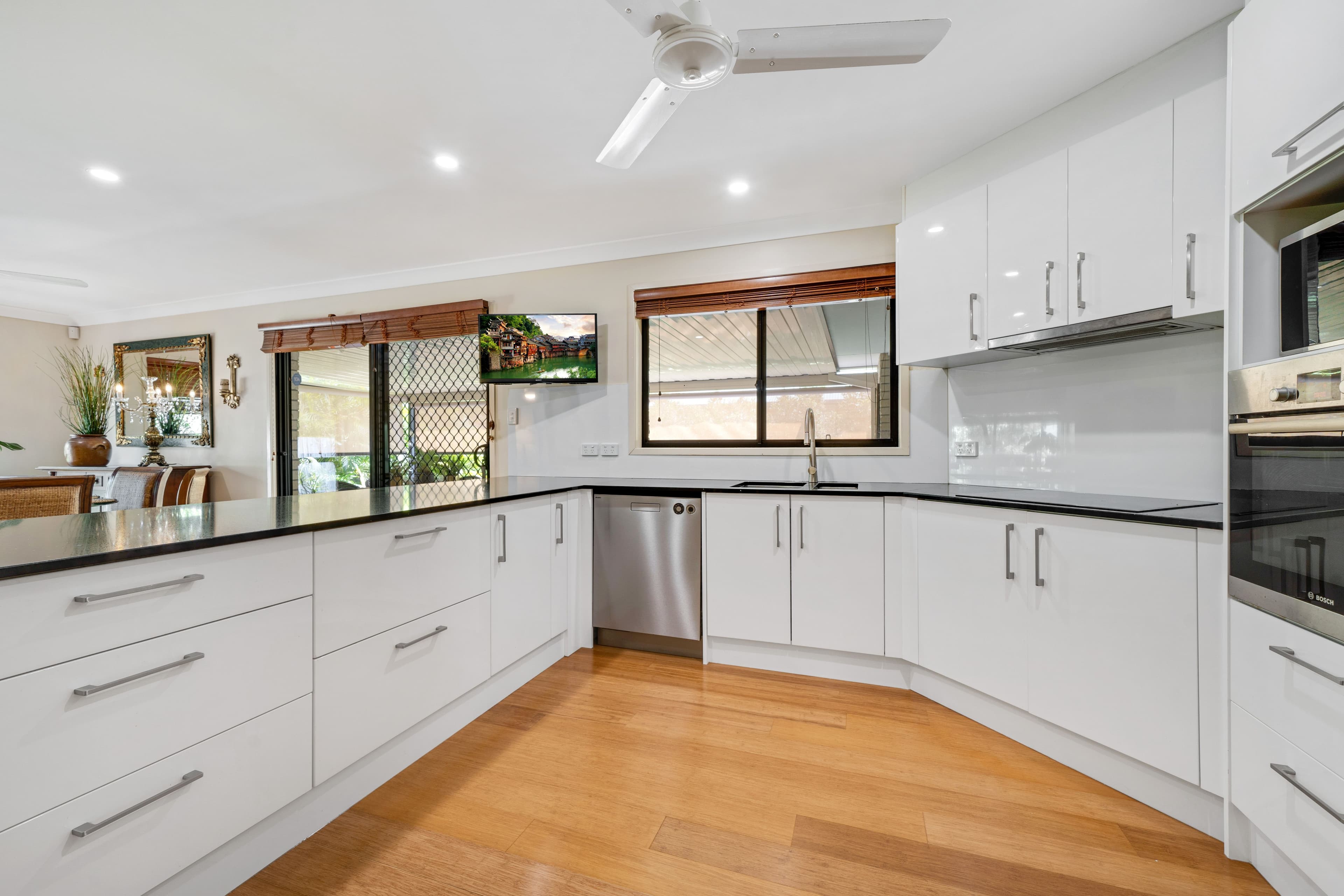 39 Lakeview Drive, Logan Reserve QLD 4133, Logan Reserve - Thumbnail 3