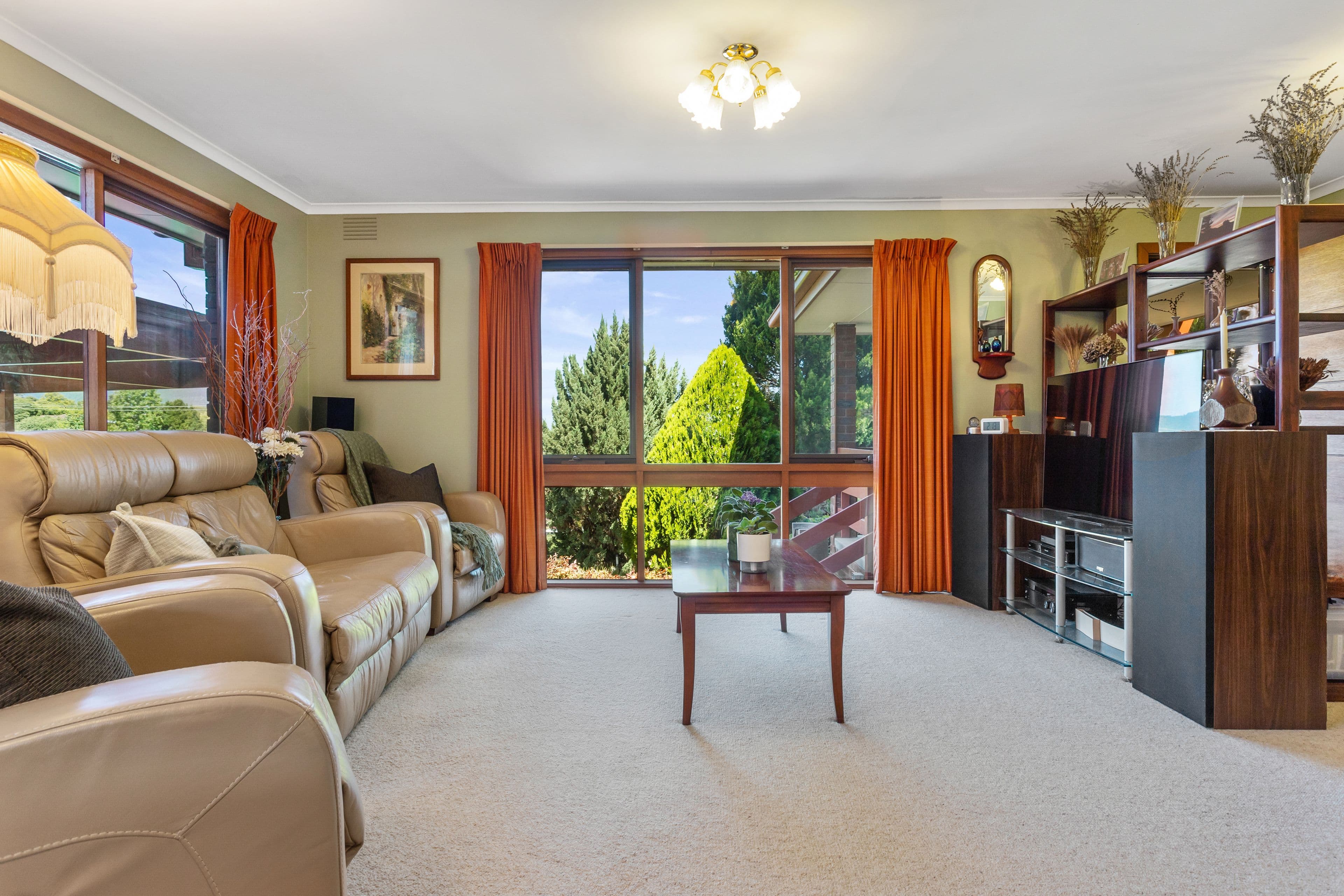35 Old Kent Road, Mooroolbark VIC 3138, Mooroolbark - Thumbnail 2