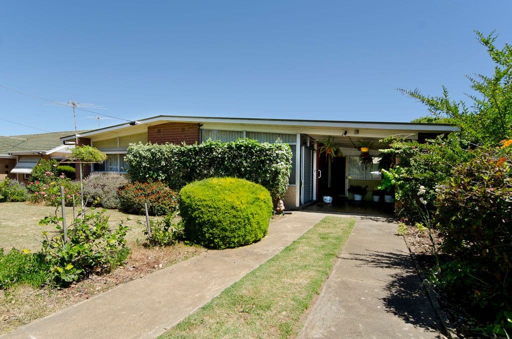 149 Dyson Road, CHRISTIES BEACH SA 5165, Christies Beach - Thumbnail 2