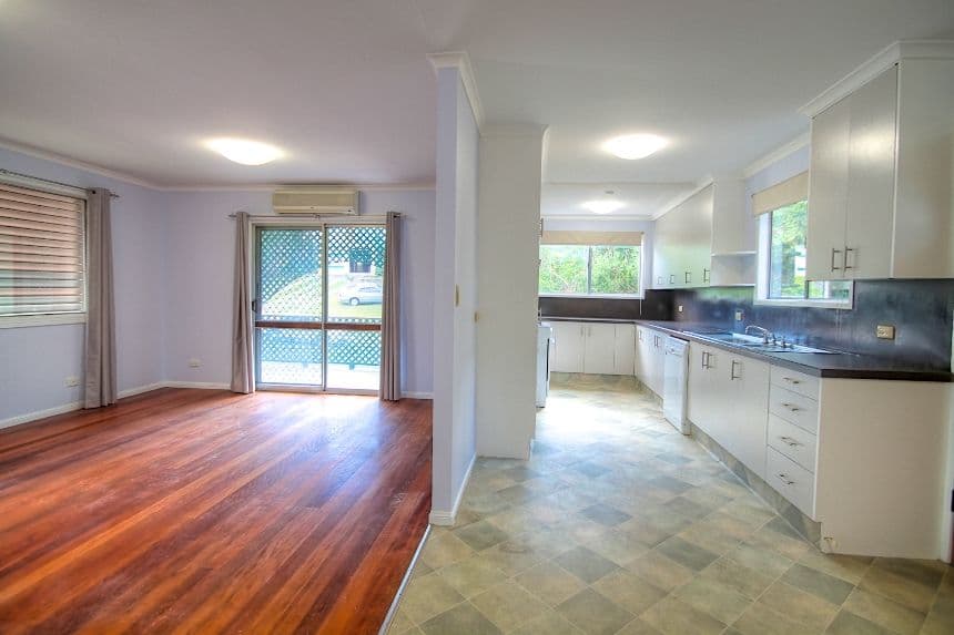 21 Belleglade Avenue, BUNDAMBA QLD 4304, Bundamba - Thumbnail 4