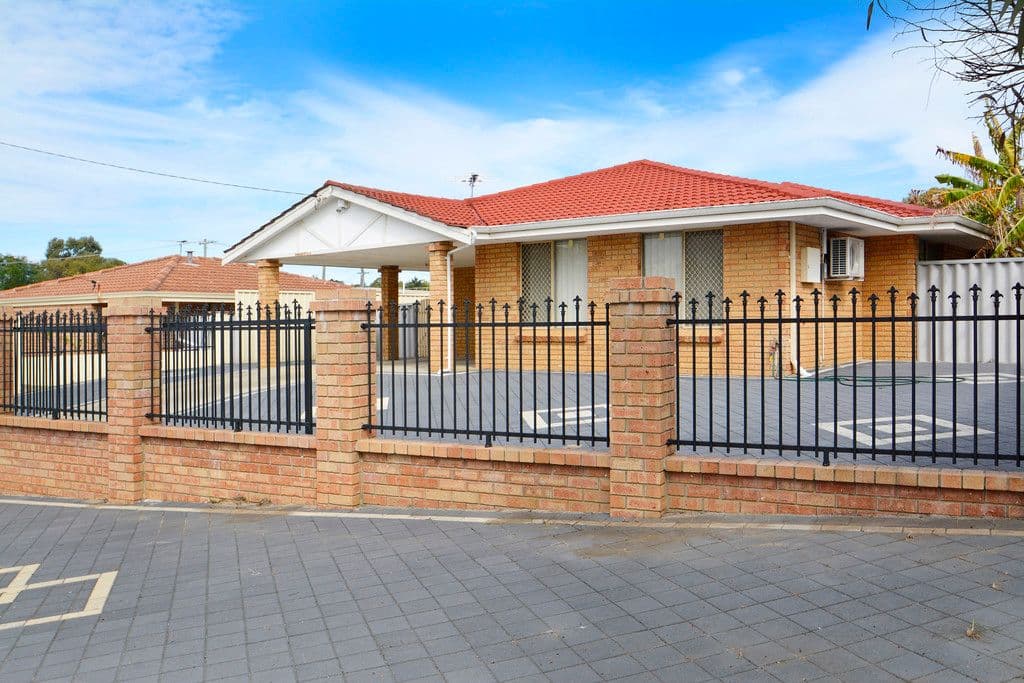 4 Oakleaf Circle, Mirrabooka WA 6061, Mirrabooka - Thumbnail 2