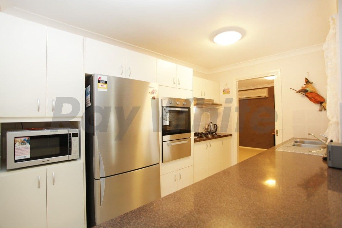 4  Viola Place, GLENMORE PARK NSW 2745, Glenmore Park - Thumbnail 4
