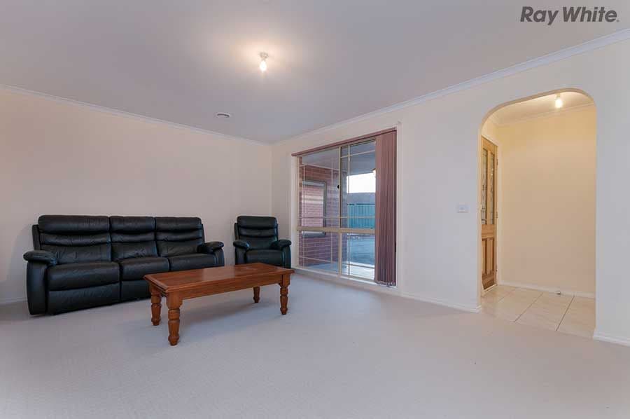 13 Strahan Court, Keilor Downs VIC 3038, Keilor Downs - Thumbnail 2