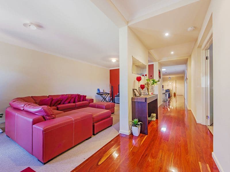 82 Inglewood Drive, BURNSIDE HEIGHTS VIC 3023, Burnside Heights - Thumbnail 3