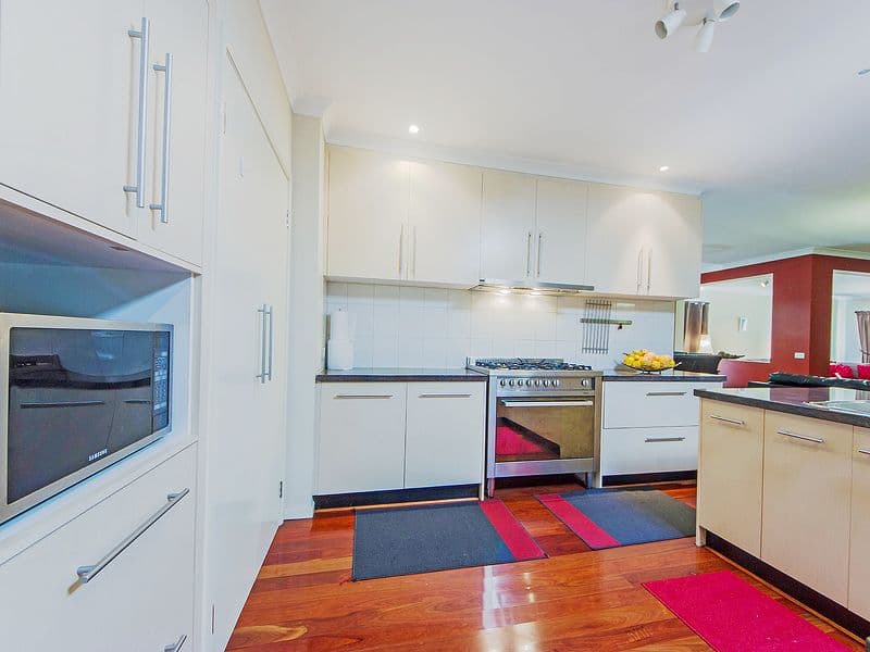 82 Inglewood Drive, BURNSIDE HEIGHTS VIC 3023, Burnside Heights - Thumbnail 5