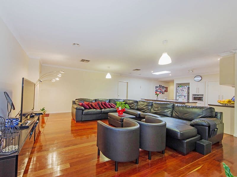 82 Inglewood Drive, BURNSIDE HEIGHTS VIC 3023, Burnside Heights - Thumbnail 7