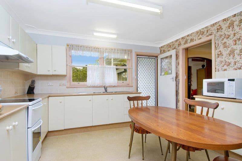 12 Hollings Crescent, HEATHCOTE NSW 2233, Heathcote - Thumbnail 4