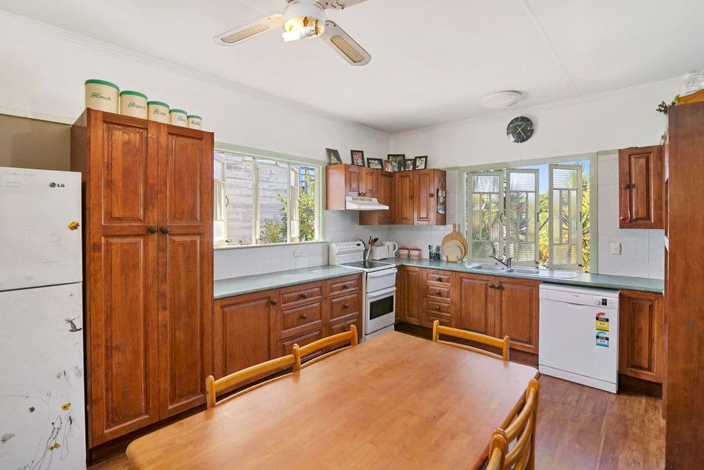 2 Richards Street, North Ipswich QLD 4305, North Ipswich - Thumbnail 2
