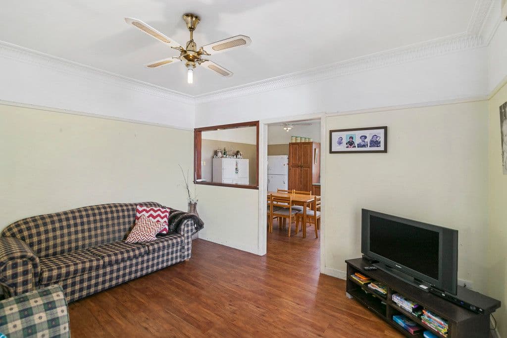 2 Richards Street, North Ipswich QLD 4305, North Ipswich - Thumbnail 3