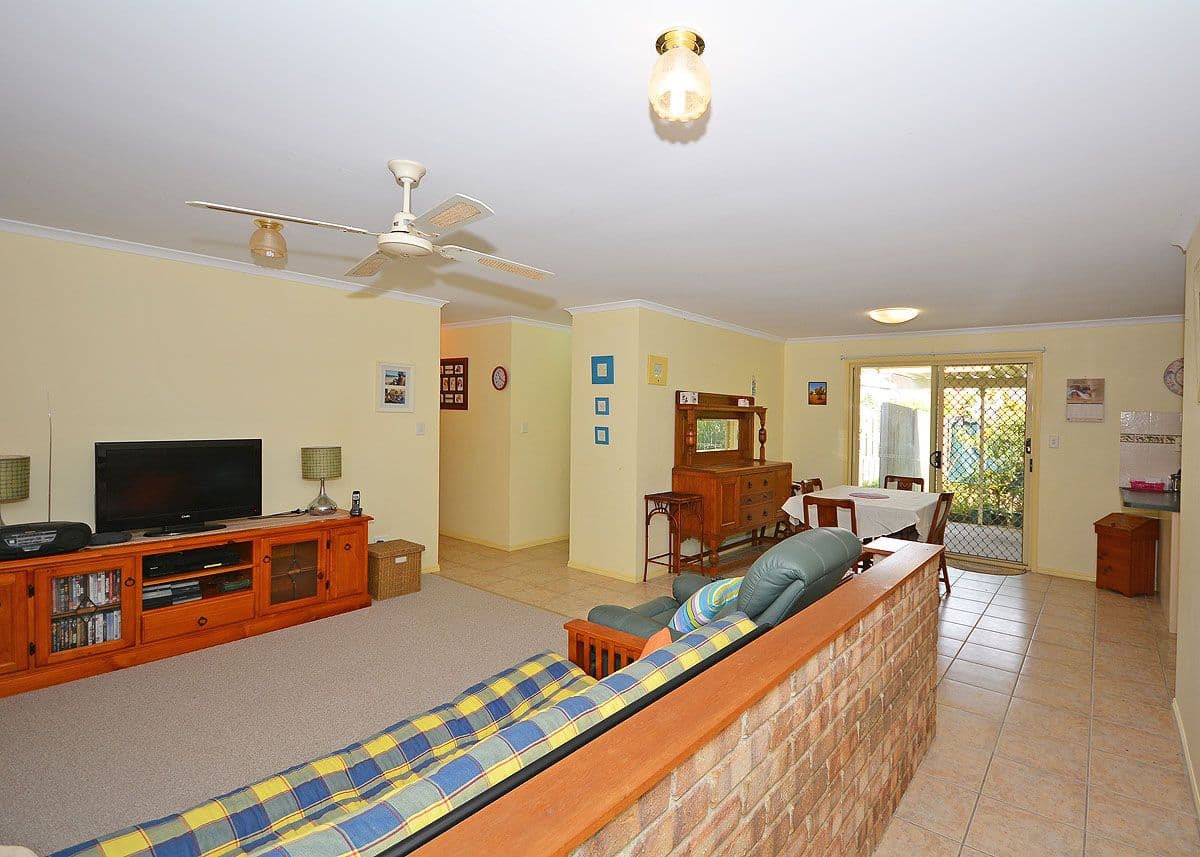 22 Wattle Street, Point Vernon QLD 4655, Point Vernon - Thumbnail 3