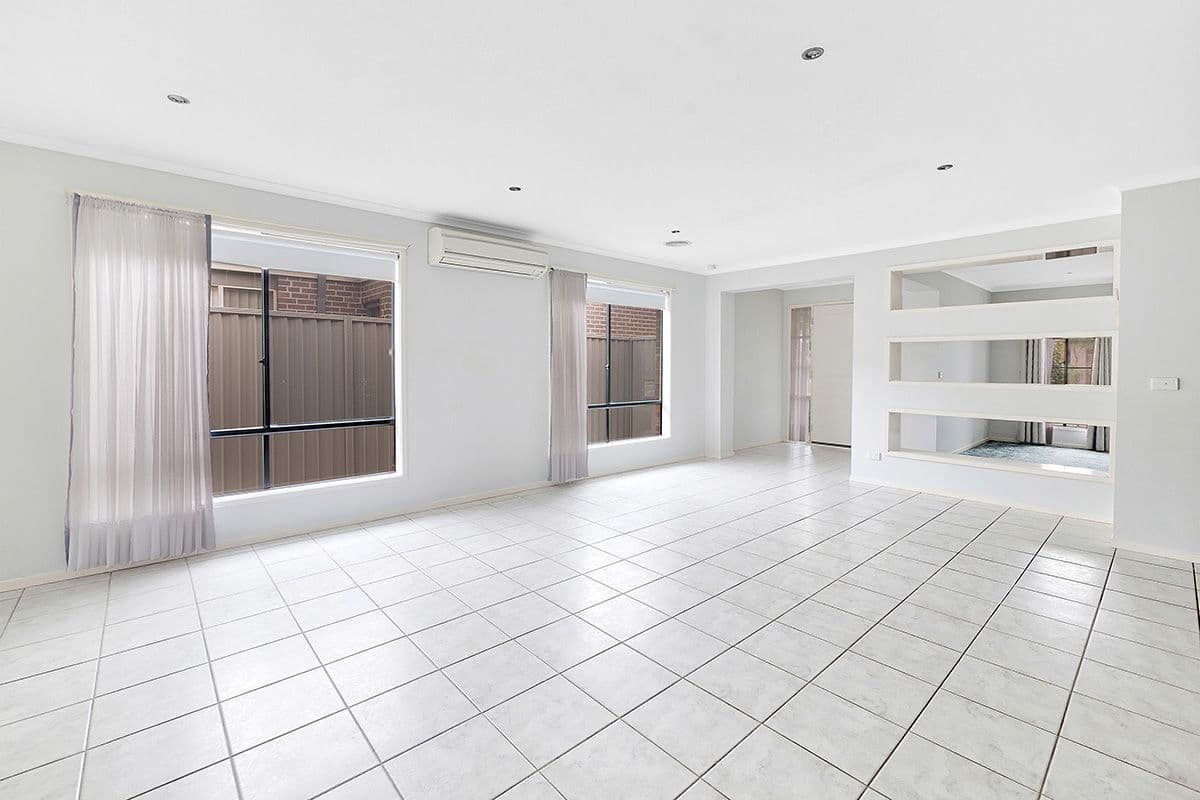17 Tyndall Street, Cranbourne East VIC 3977, Cranbourne East - Thumbnail 6