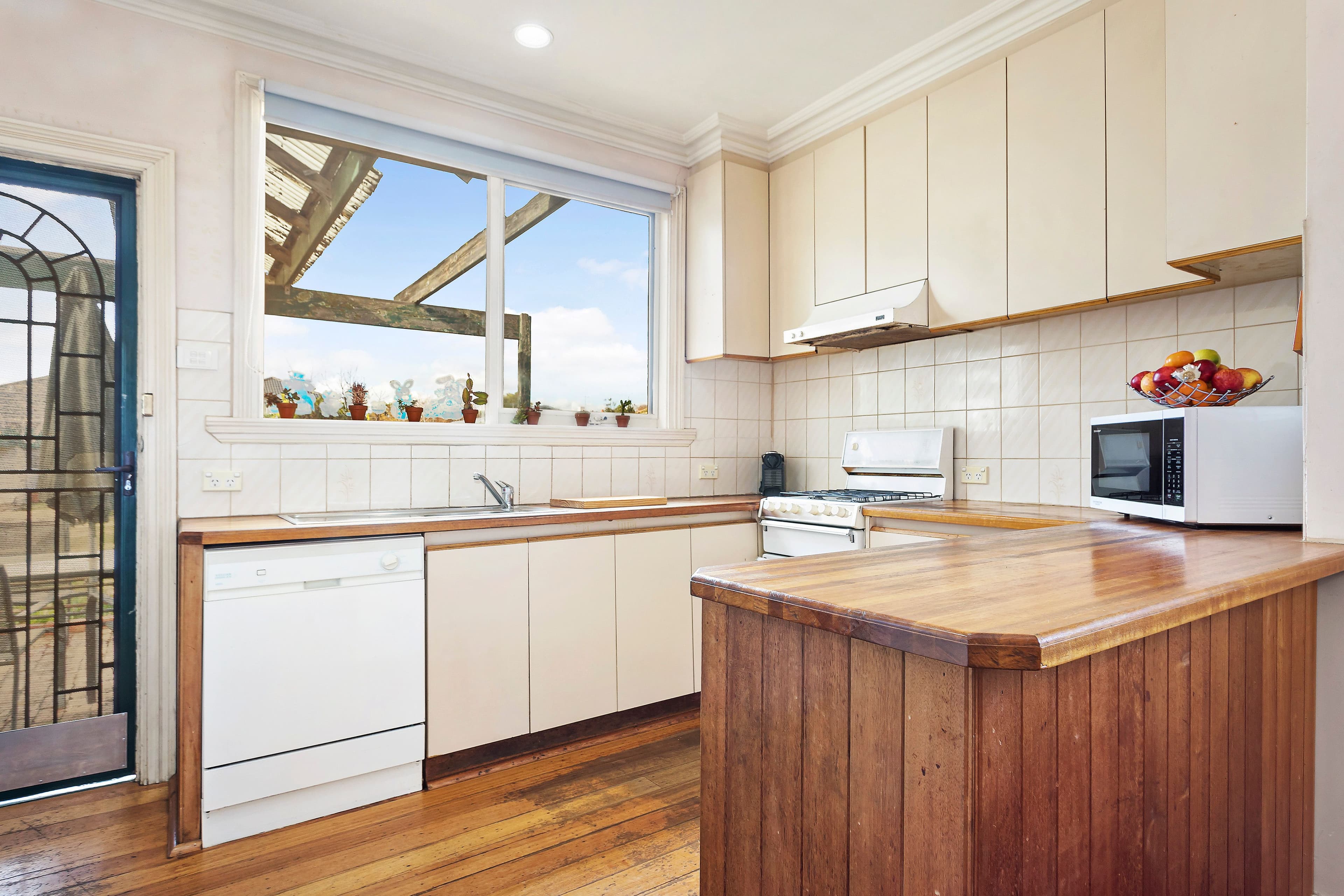 10 Ames Avenue, Carnegie VIC 3163, Carnegie - Thumbnail 4