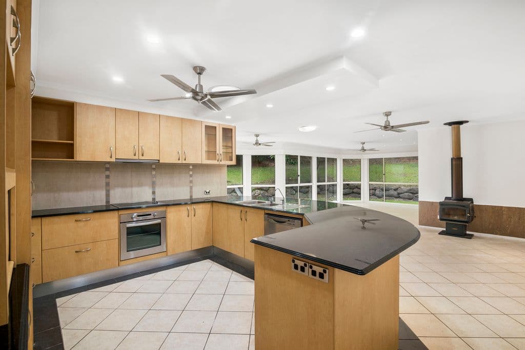 39 Forest Drive, Elanora QLD 4221, Elanora - Thumbnail 2