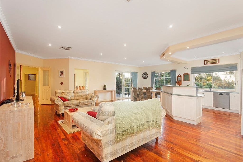 33 Joan Avenue, Ferntree Gully VIC 3156, Ferntree Gully - Thumbnail 6