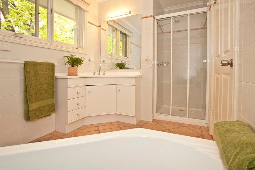 2A Marbray Drive, GLEN WAVERLEY VIC 3150, Glen Waverley - Thumbnail 8