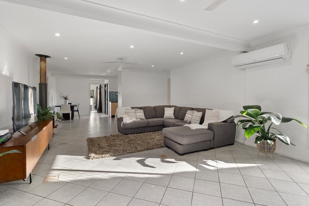 9 Verna Street, Shailer Park, QLD, 4128, Shailer Park - Thumbnail 3