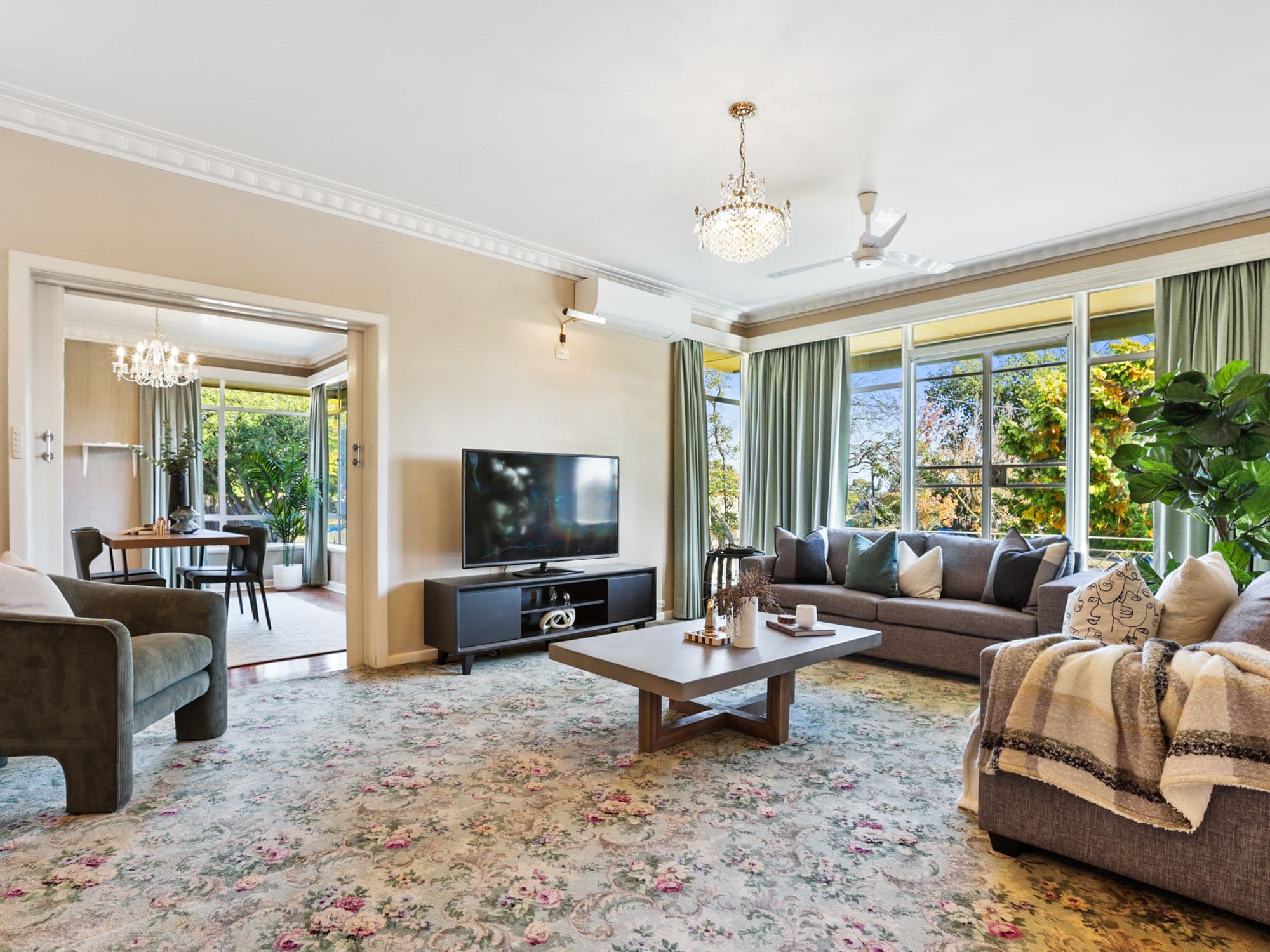 28 Sunhill Road, Mount Waverley VIC 3149, Mount Waverley - Thumbnail 2